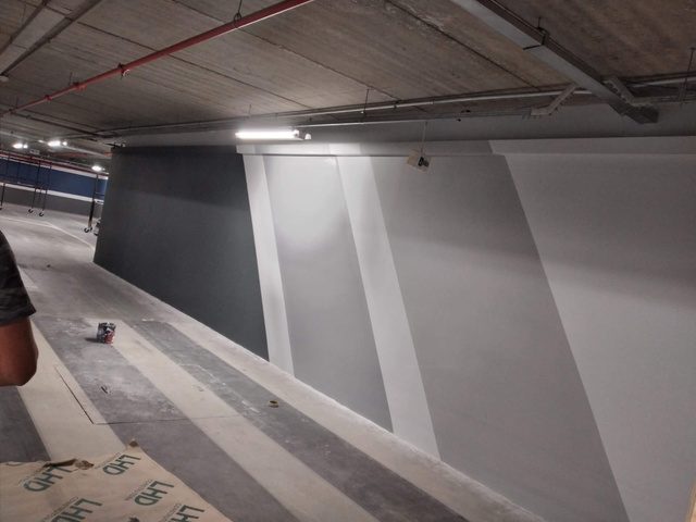 Tratamento de parede em garagem subterrânea